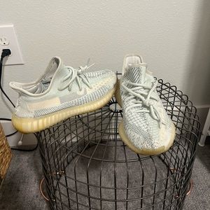 adidas Yeezy Boost 350 V2